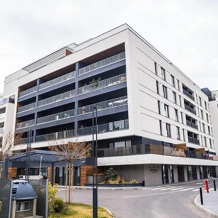 Апартаменты Cosmopolit - Downtown Charm Брашов