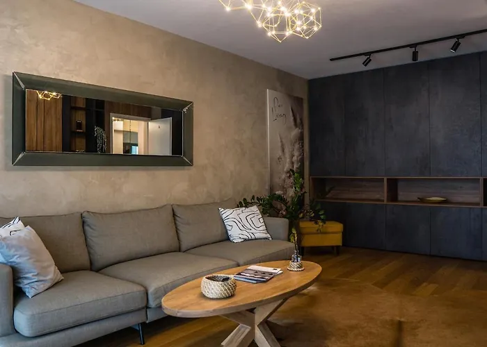 Апартаменты Cosmopolit - Downtown Charm *